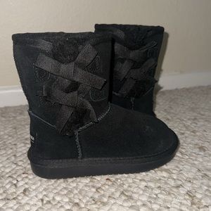 Toddler’s Size 9 Koolaburra By Ugg / Black with Bows